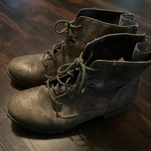 Woman’s boots